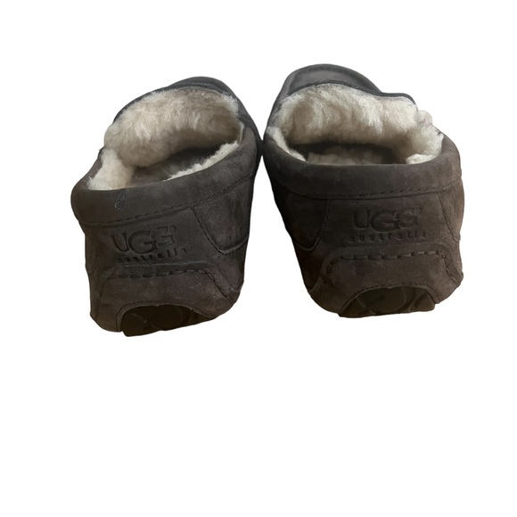UGG Ascot Slippers - Picture 4 of 7